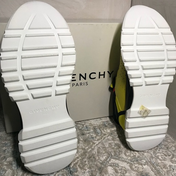 GIVENCHY Specture Runner Low Yellow Sneakers, Size 43 -US 10, Authentic, New - Picture 9 of 10